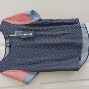 NWT Modcloth printed top size L Grey and coral with light blue accents